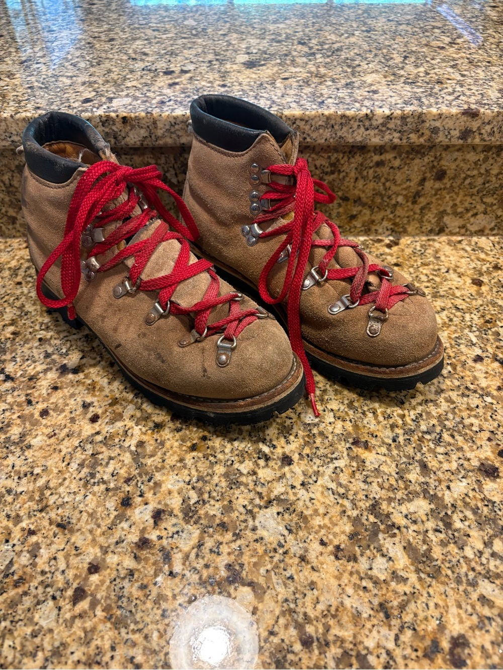 Vintage Mountaineering Alpine Hiking Boots Womens 8.5 Tan Suede Vibram USA